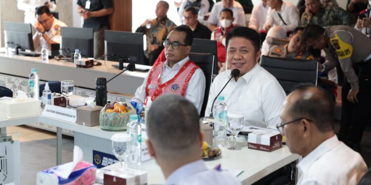 Dampingi Menhub Tinjau Arus Balik Lebaran 2023, HD Minta Dukungan terkait Manajemen Angkutan Mahasiswa